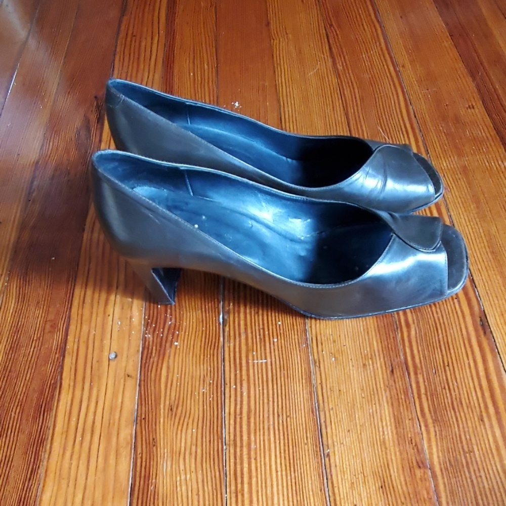 Banana Republic shoes - Picture 2 of 6